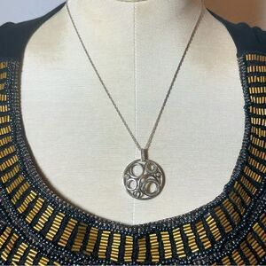 LARGE BEAUTIFUL ESTATE STERLING SILVER & DIAMOND CIRCLE PENDANT NECKLACE 18-20"